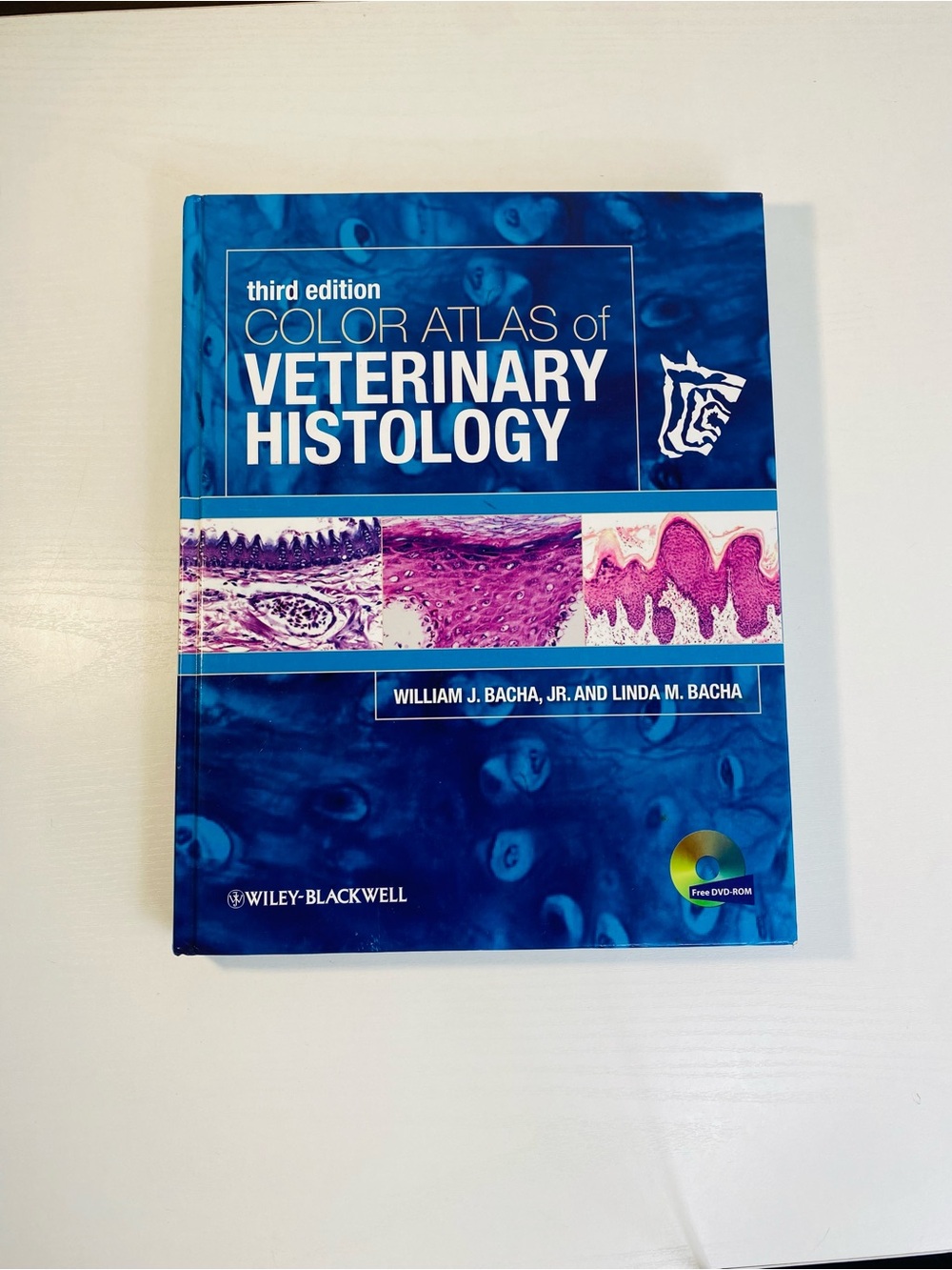 Color Atlas of Veterinary Histology - Hardcover By Bacha, William J. - GOOD
